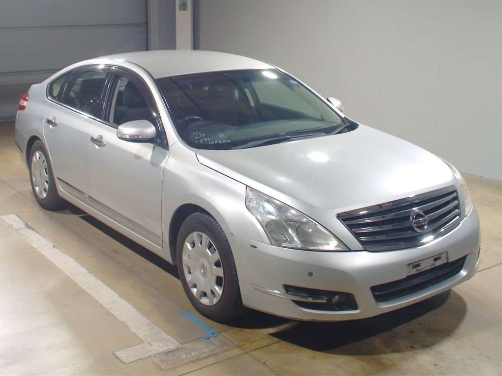 Nissan teana 2010 года