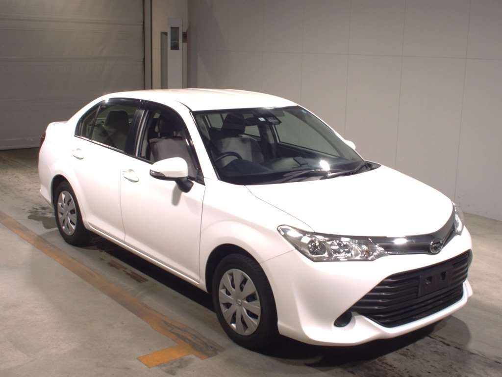 toyota corolla axio 2017