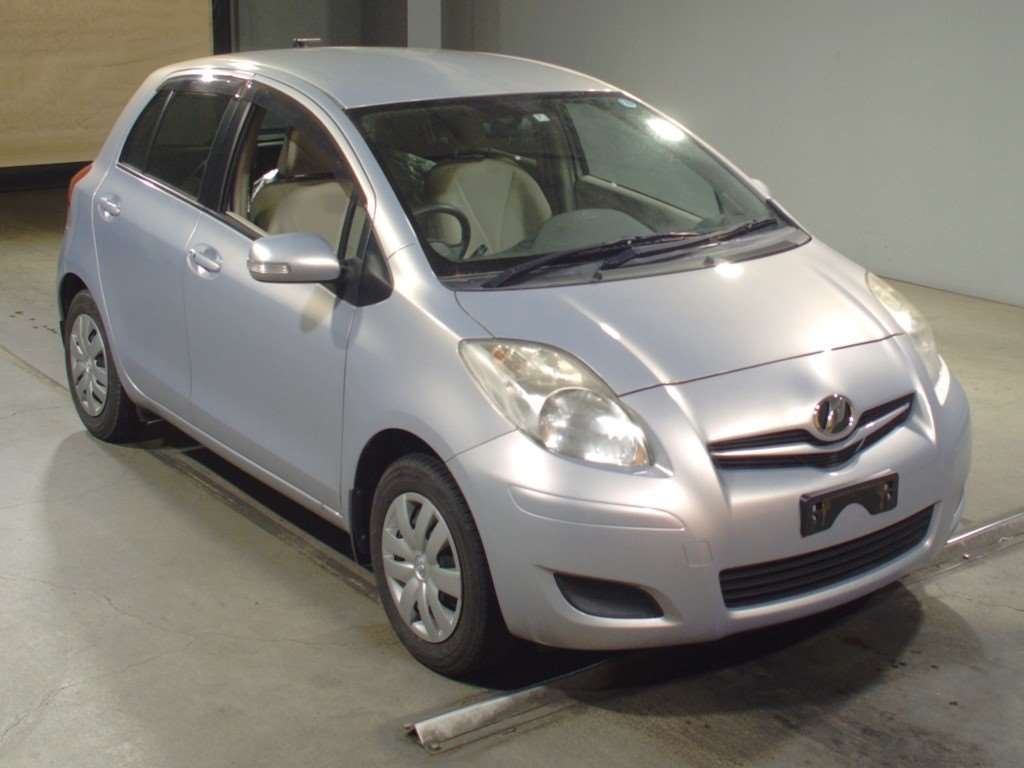 Toyota vitz 2010 года